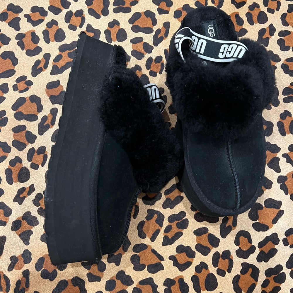 UGG Black platform Suede Shearling Clog Slip-Ons - Picture 5 of 8